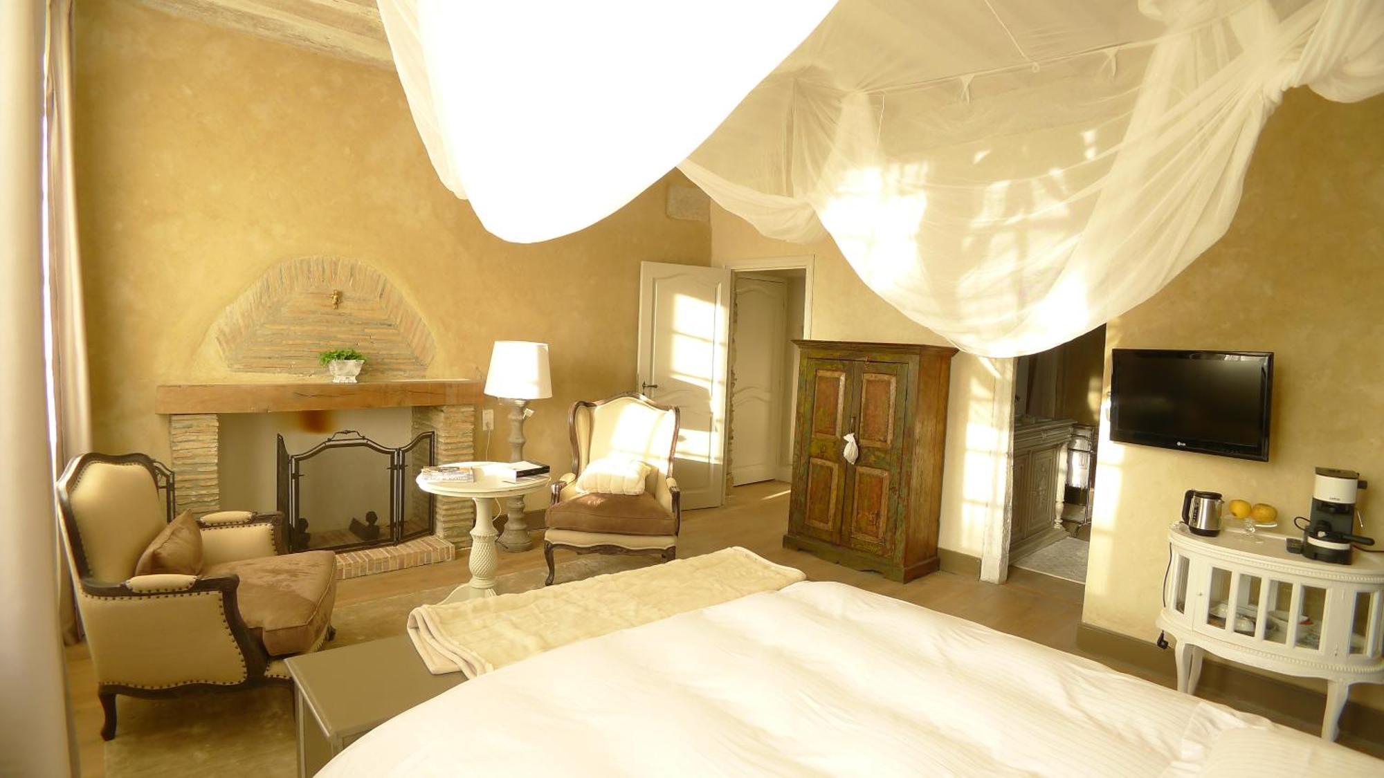 Les Demeures De Marie Bed & Breakfast Pace  Bagian luar foto